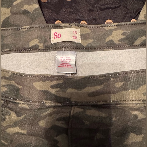 SO Camouflage Jeans in Earthy Tones - Picture 4 of 4